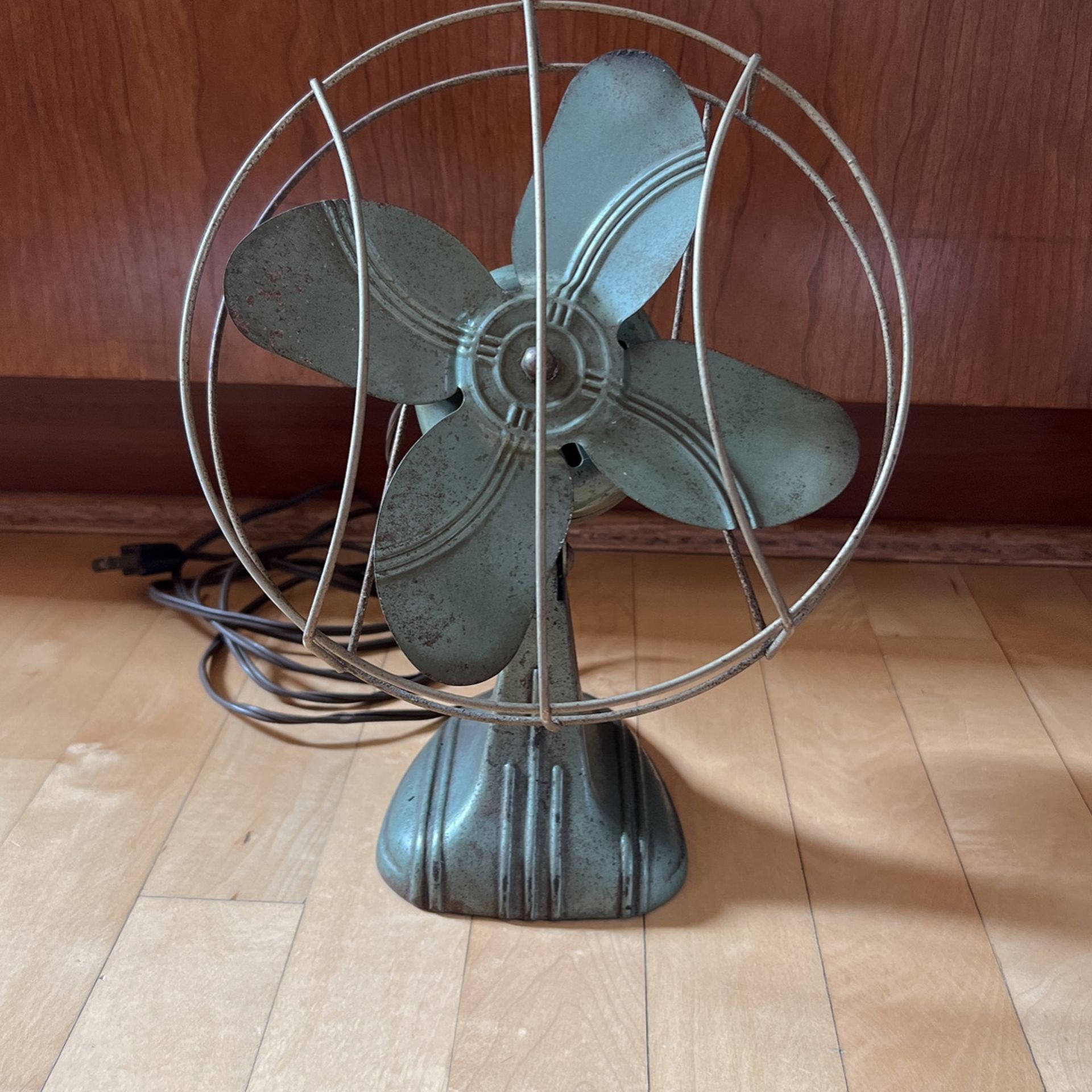 Dominion Vintage Fan , 1 Speed, 9” Wide 11” Tall