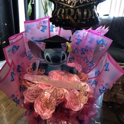 Ramo De Flores Eternas Con Stitch El Ramo Lo Doy A $65 Y El De Graduación $55