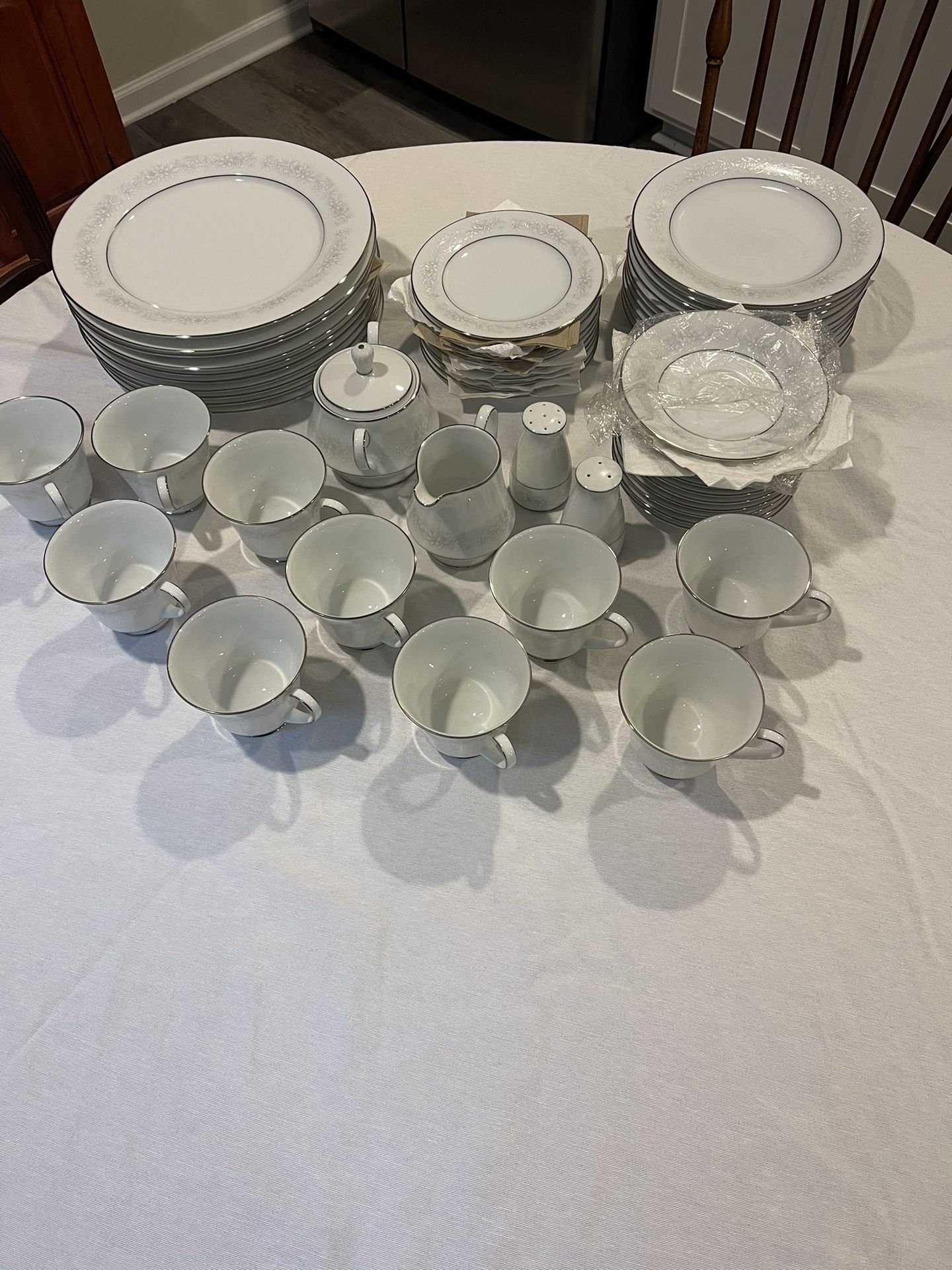 Noritake Cumberland Fine China 55 Pc 
