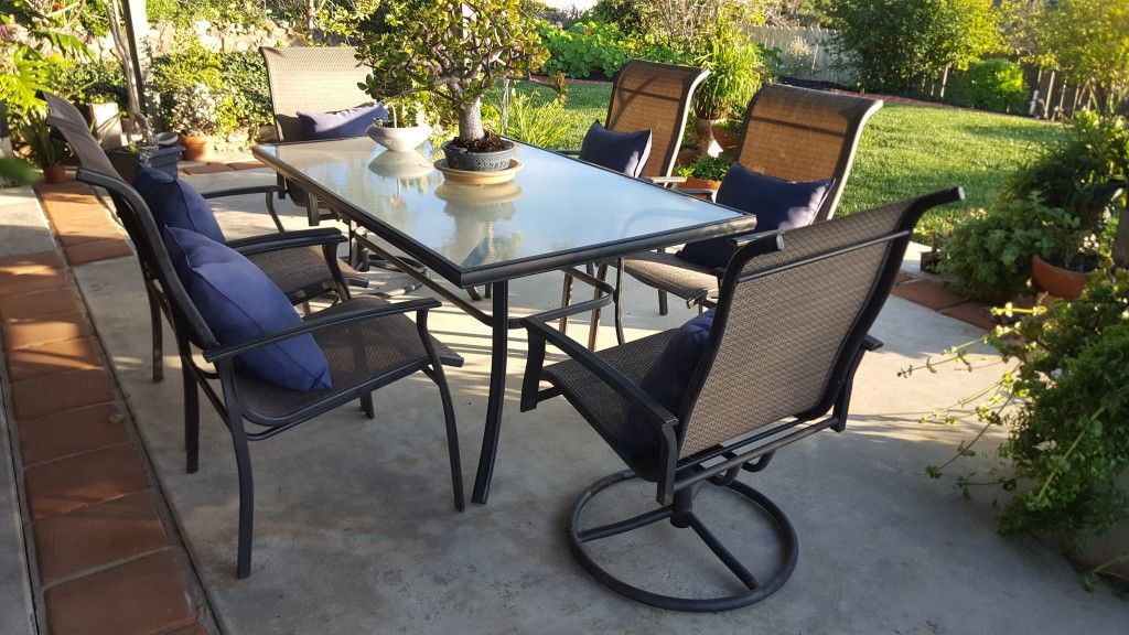7 pc Outdoor Dining Set - Glass Table + 6 Chairs
