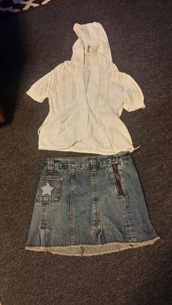 Girl's skirt and sweater