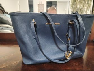 Micheal Kors Purse