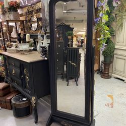 OAKCREST OAK STANDING MIRROR MOVEABLE EXCELLENT CONDITION TAP ON SECOND PIC FOR RETAIL PRICE SEE PHOTOS & DESCRIPTION 