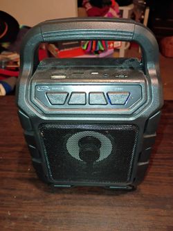Small speaker