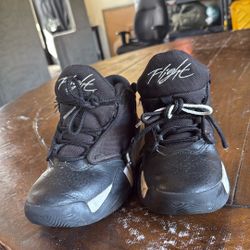 Nike Jordan Max Aura 4 Basketball Shoes - Size 3.5Y