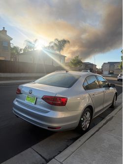 Volkswagen Jetta 2.0 Manual - Clean Title - Excelente Condición