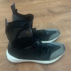 Adidas Stella McCartney Pulse Boost HD Women’s Sneakers.  Size 9