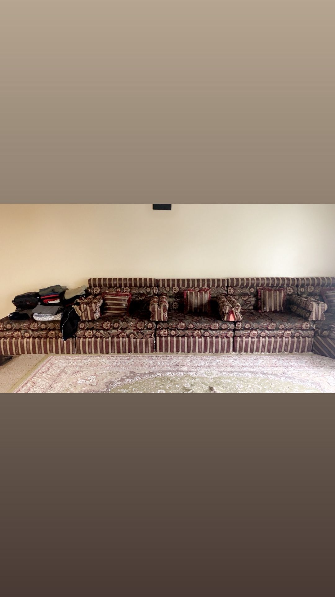 L-shape Arabia Seats