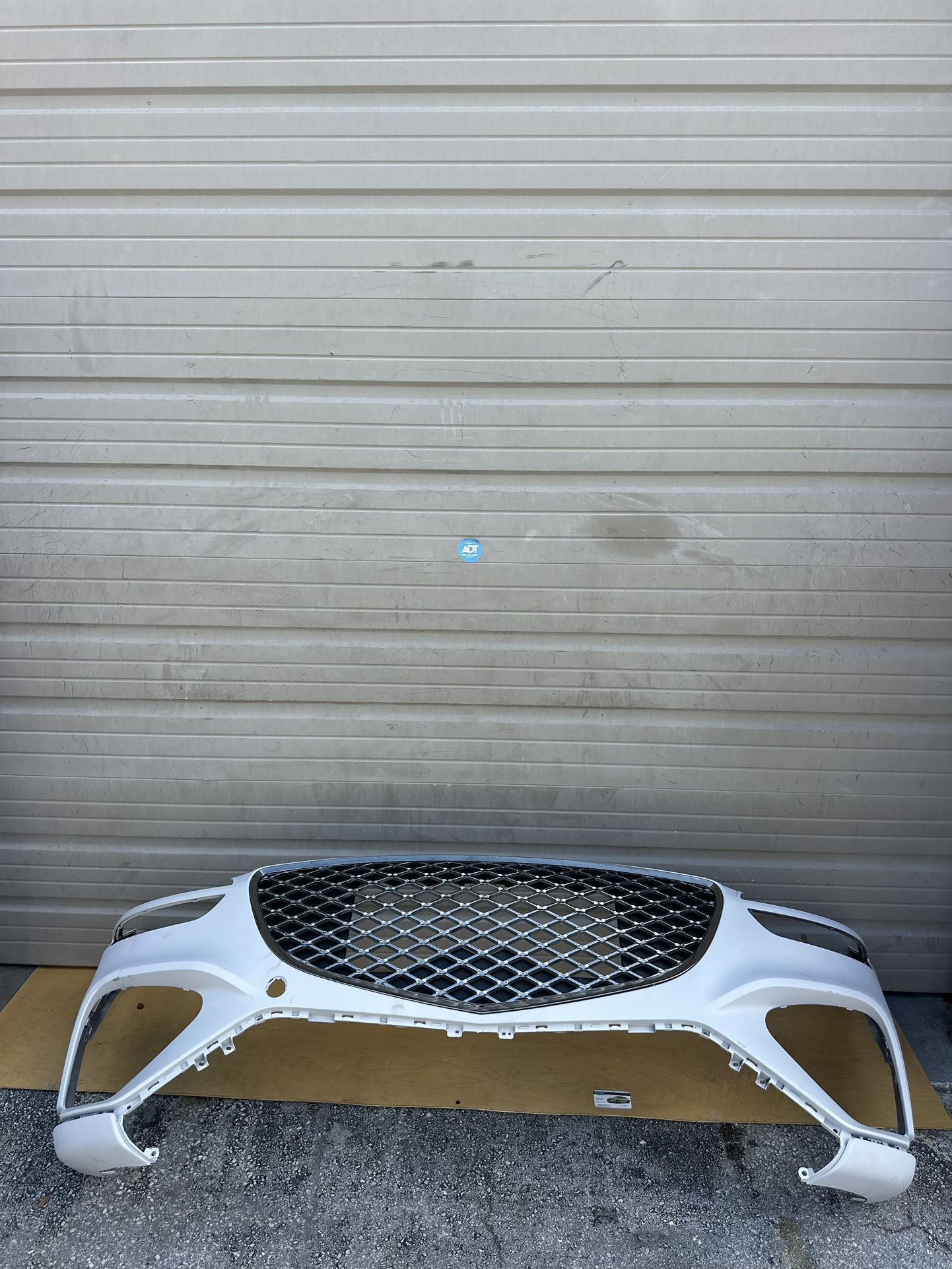 GENESIS GV70 SUV ORIGINAL OEM FRONT BUMPER COVER (PRIMED) WITH UPPER GRILLE 2022/2023/2024