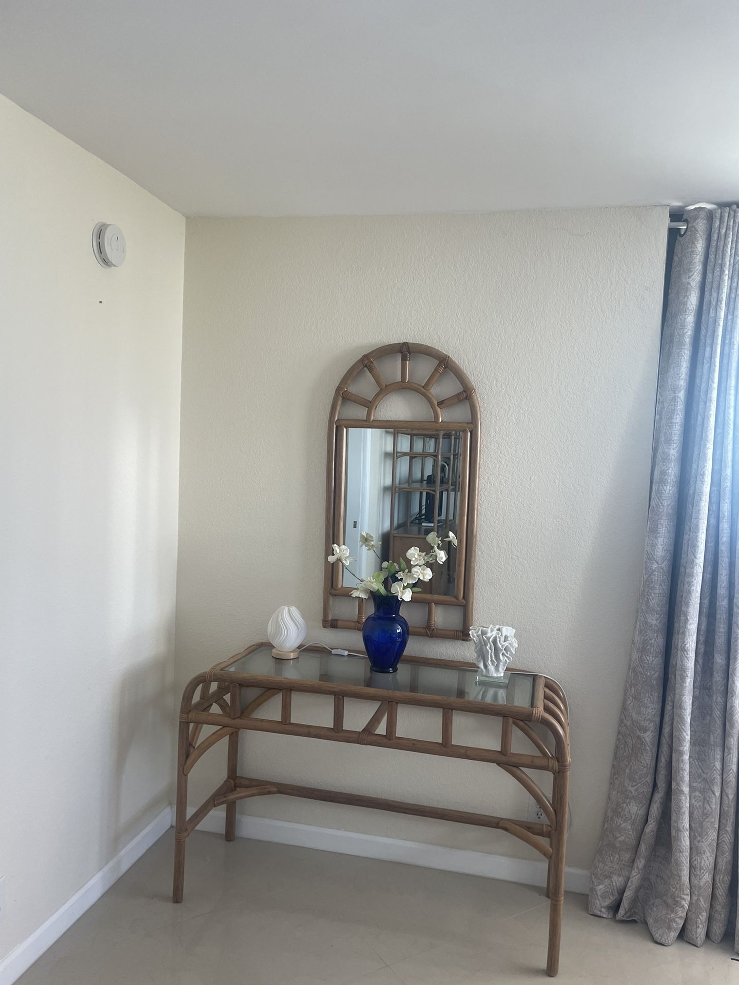 Rattan Vintage Table And Mirror Beautiful Cond