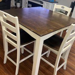 Table With 3 Chairs