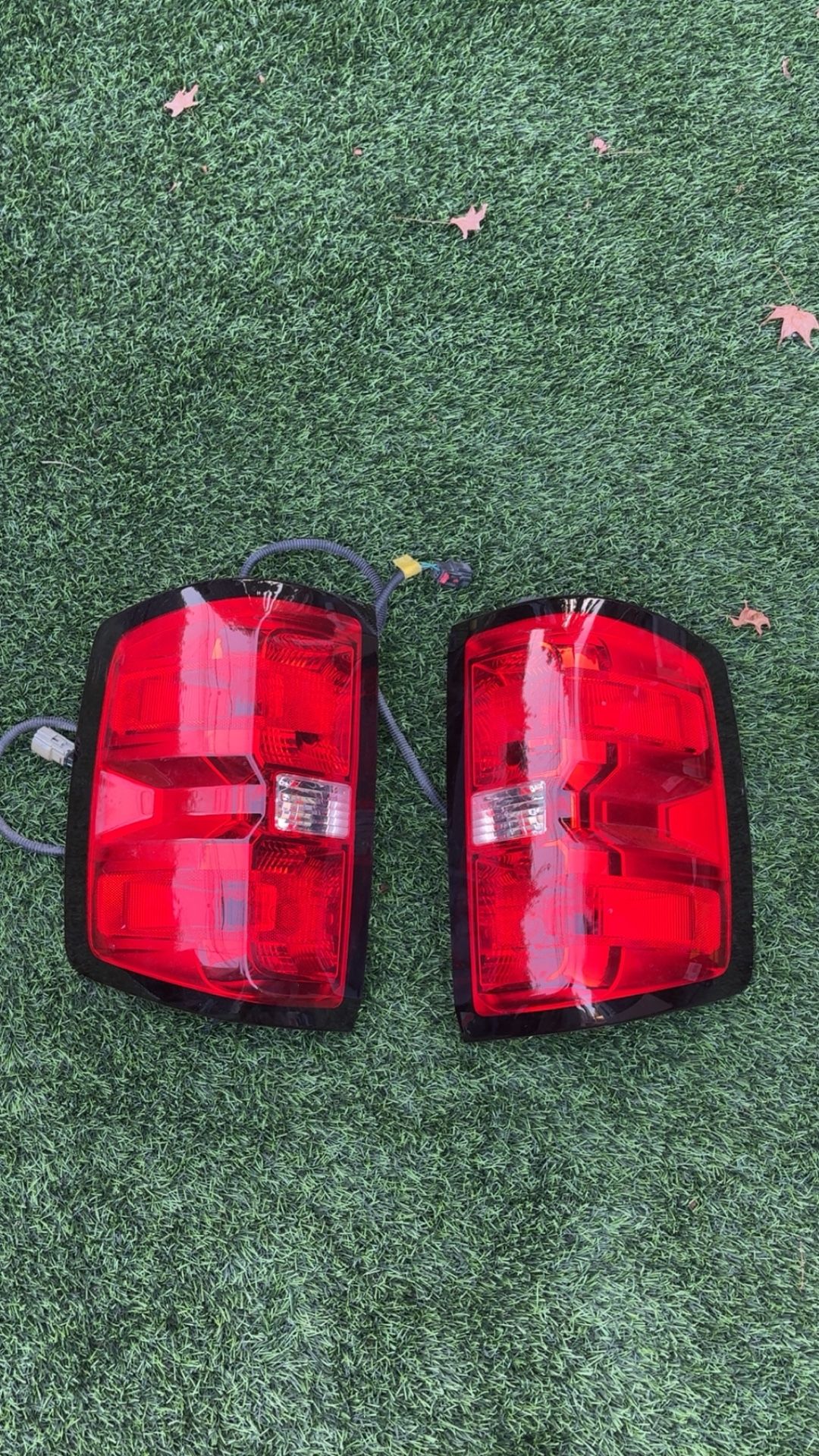 14-18 Silverado 1500 stock tail lights