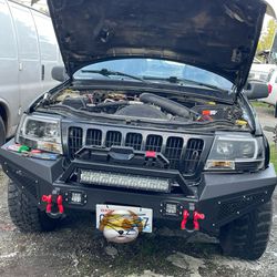 Front Bumper Jeep Grand Cherokke Wj Has Only Been Put On For 15 Days 