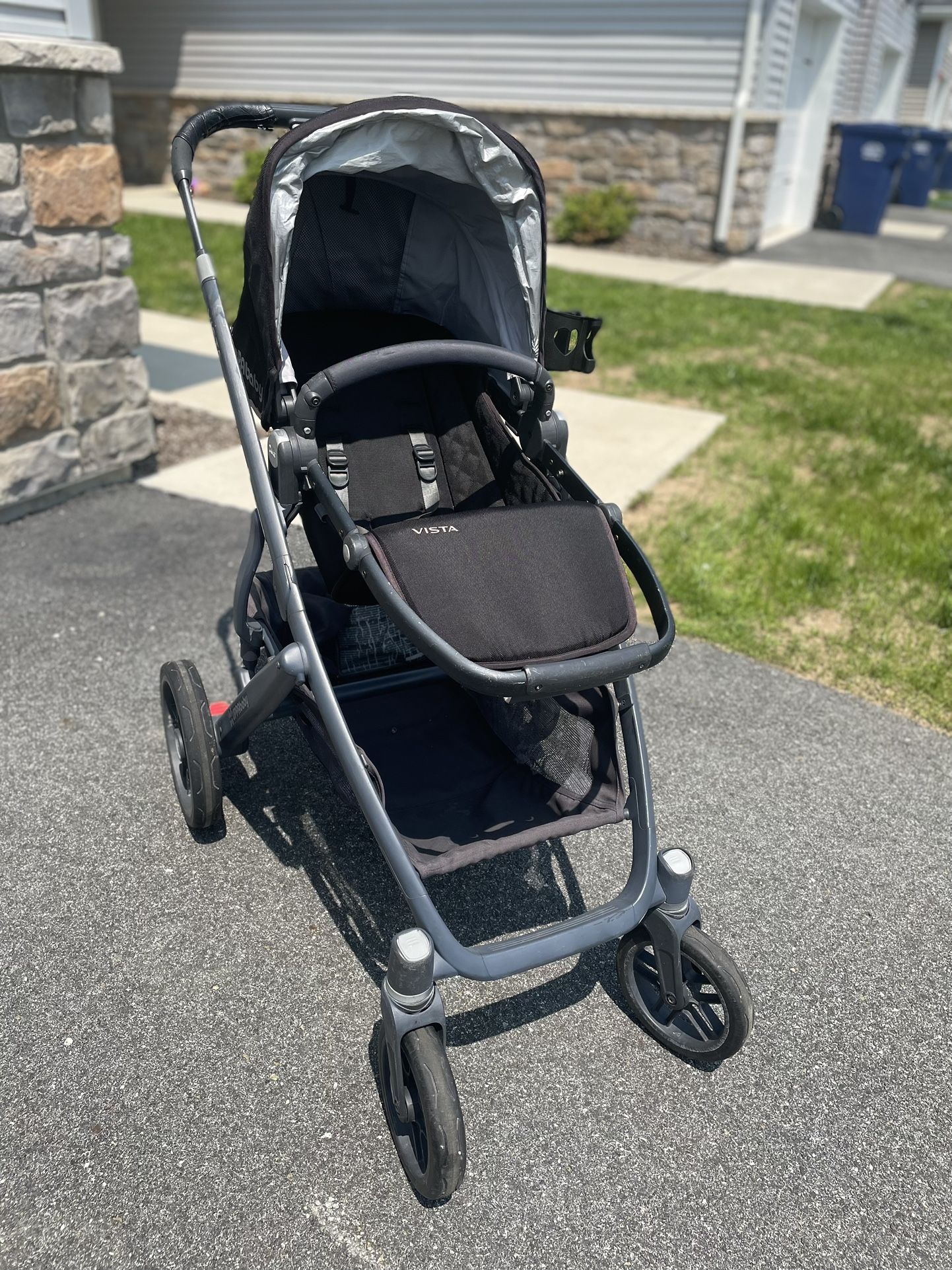 Perfect condition Uppa Baby Vista stroller with extras for sale