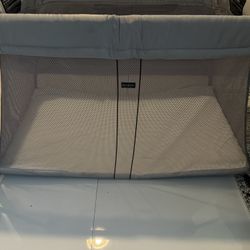 Baby bjorn Travel Crib And Carrier