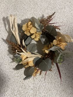 small floral wreath