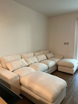 Biaggio Boneless Modular U-Shaped Sectional with 2 Ottomans
