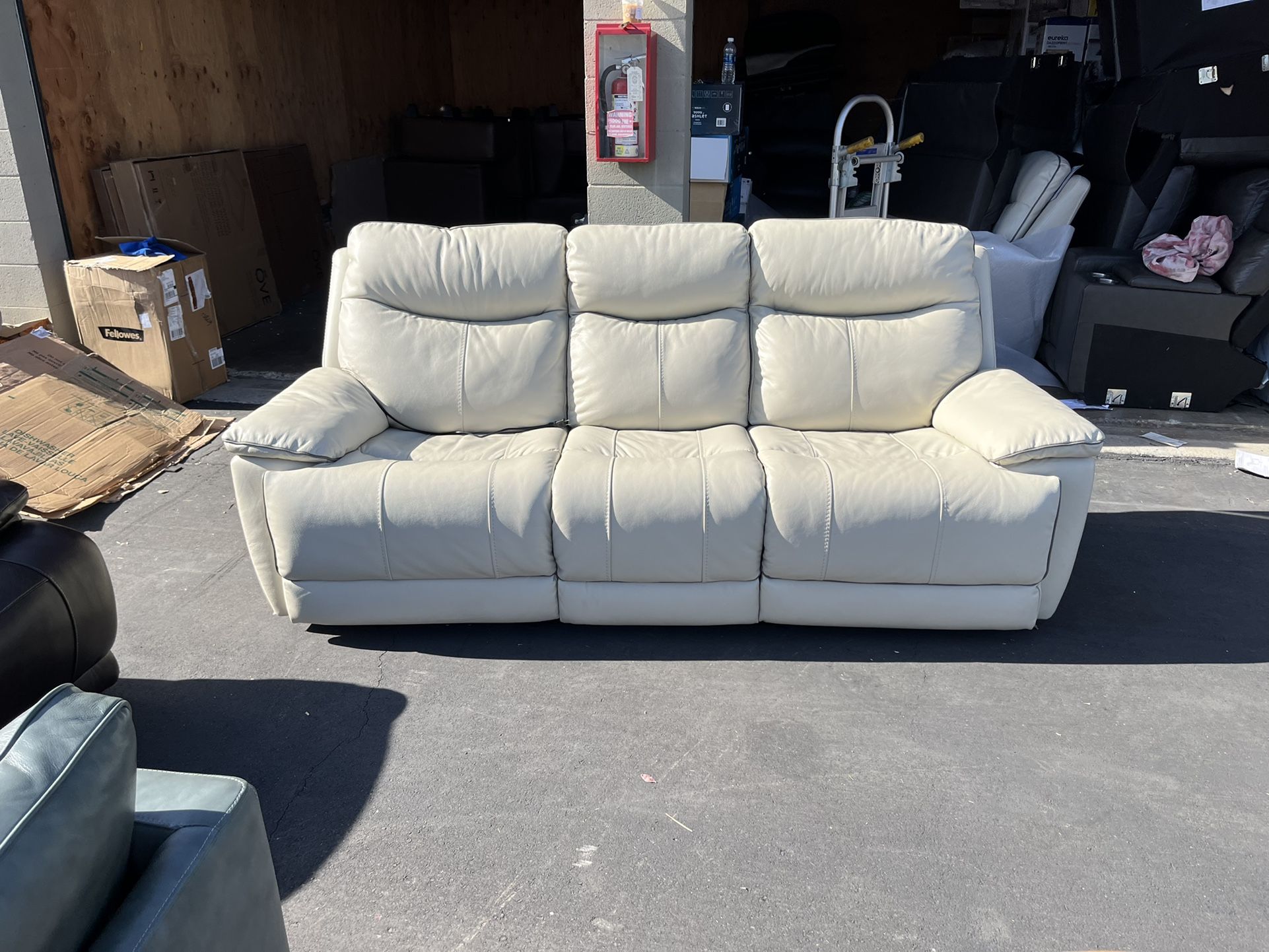 Messina Leather Power Reclining Sofa With Power Headrests