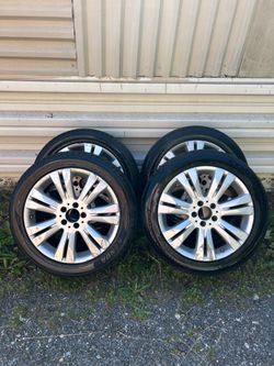 Mercedes Benz wheels set of 4 with tires