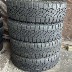 265 60 20 GoodYear Set of 4 Used