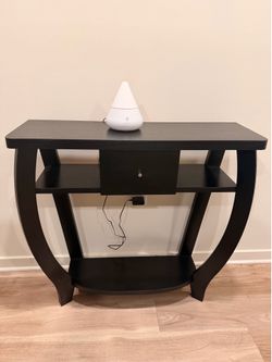 Black Entry Table