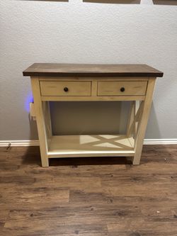Farmhouse Entryway Console Table with Drawers – Excellent Condition