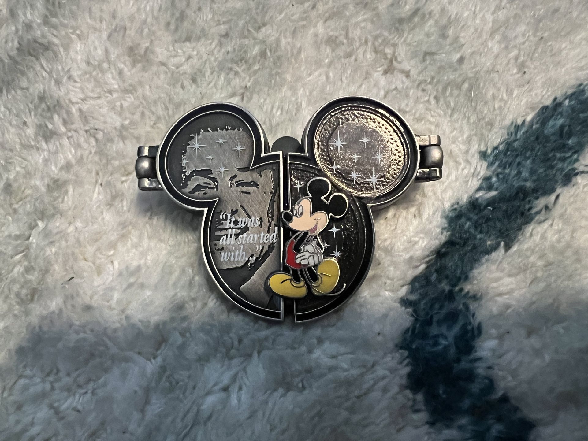 Walt Disney Mickey Mouse Pin