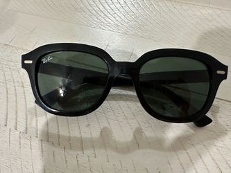 Ray-Ban Black Sunglasses with Green Lenses