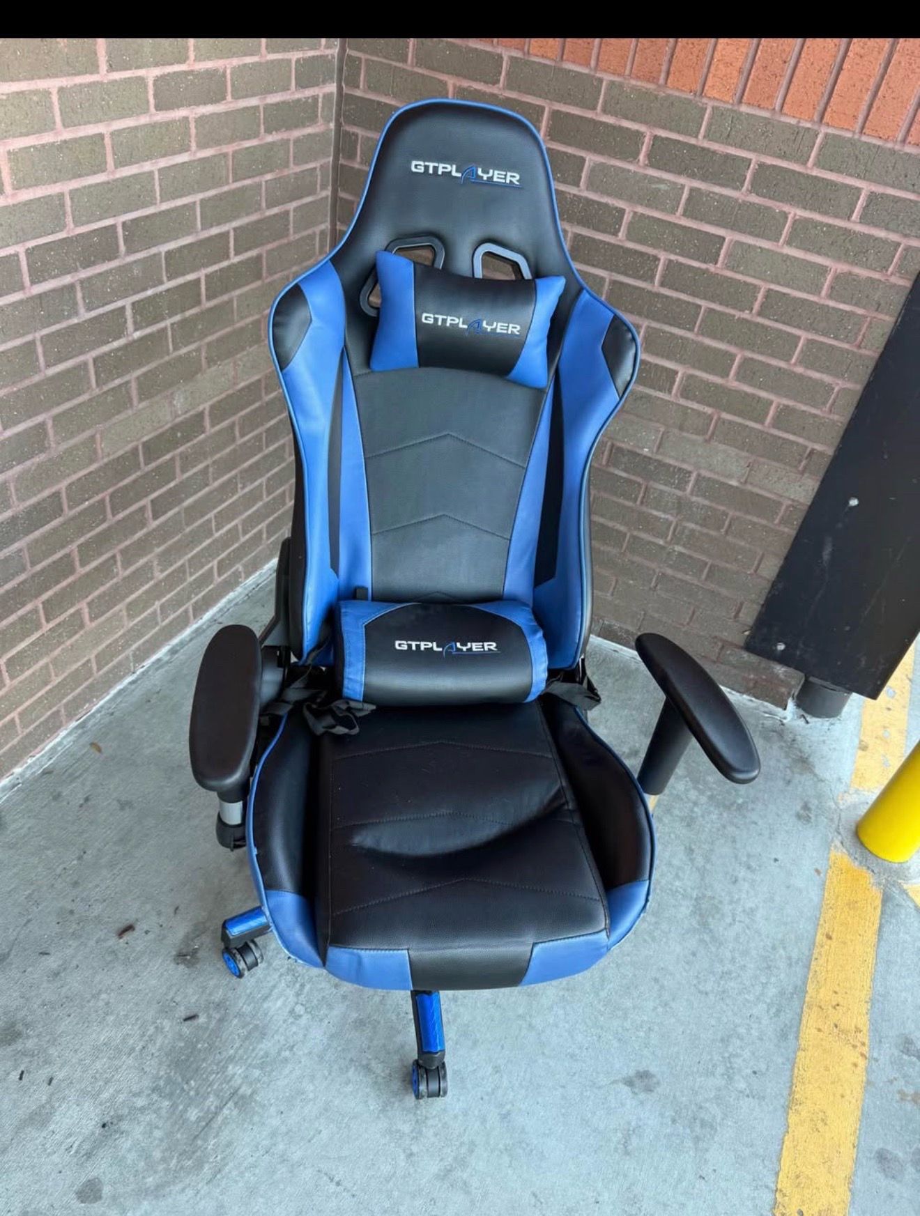 Blue gaming chair