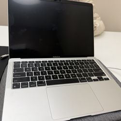 M1 MacBook Air 13 Inch