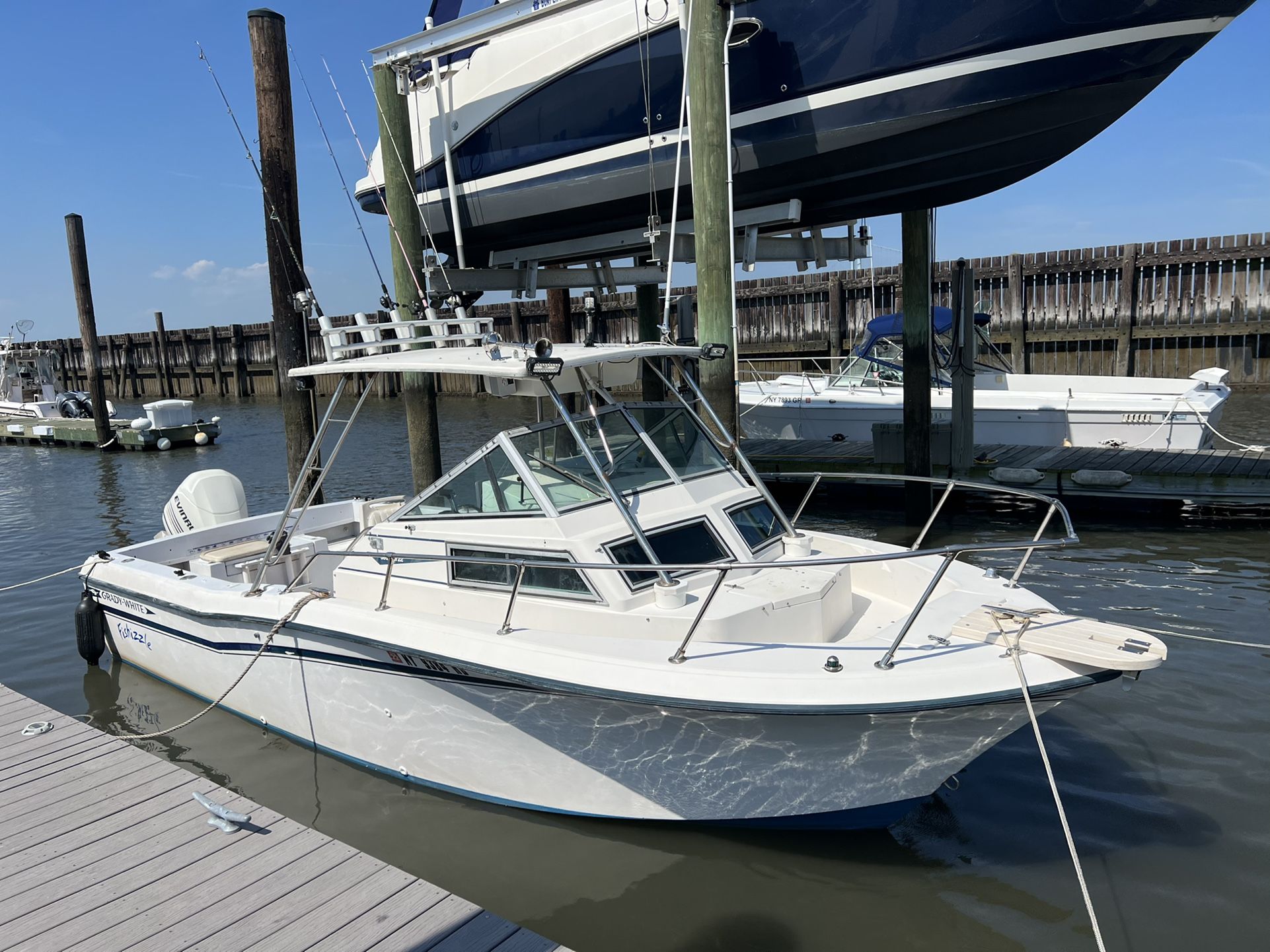Grady White Seafarer 228