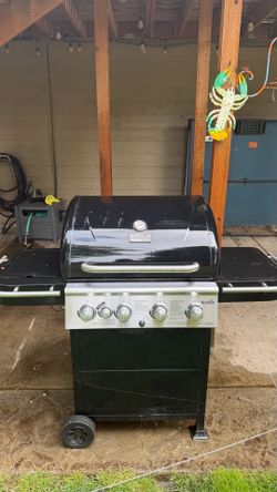Char-Broil Classic 4-Burner Gas Grill with Side Burner