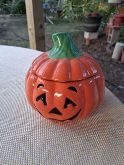 Pumpkin candy jar with Lid