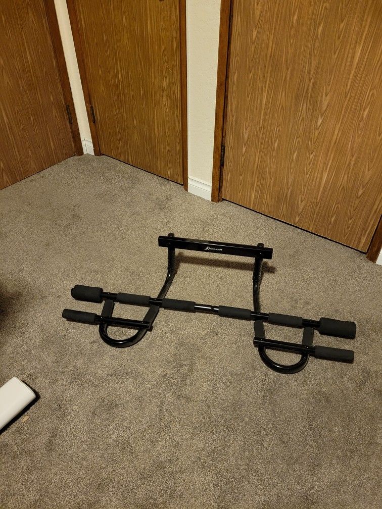 Pull Up Bar