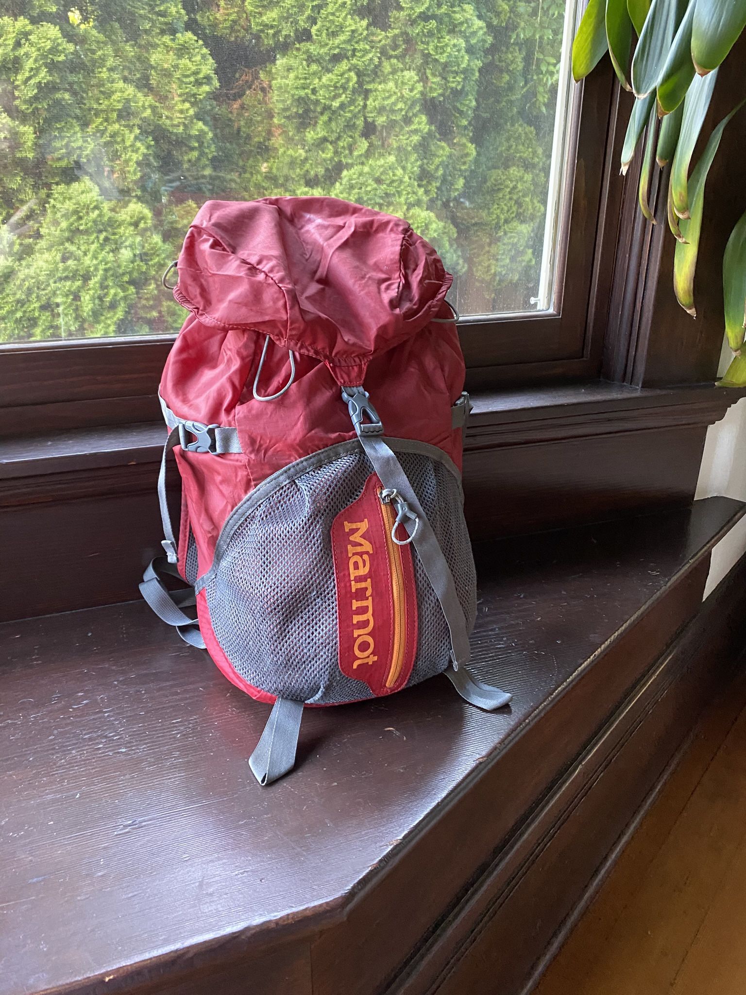 Great Marmot Compressor Plus 20L Day Hiking Ultralight Backpack