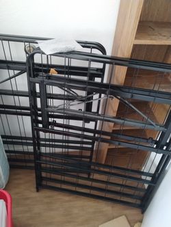 QUEEN / FULL METAL RAISED PLATFORM STORAGE UNDERNEATH FOLDABLE BED FRAME HEAVY DUTY