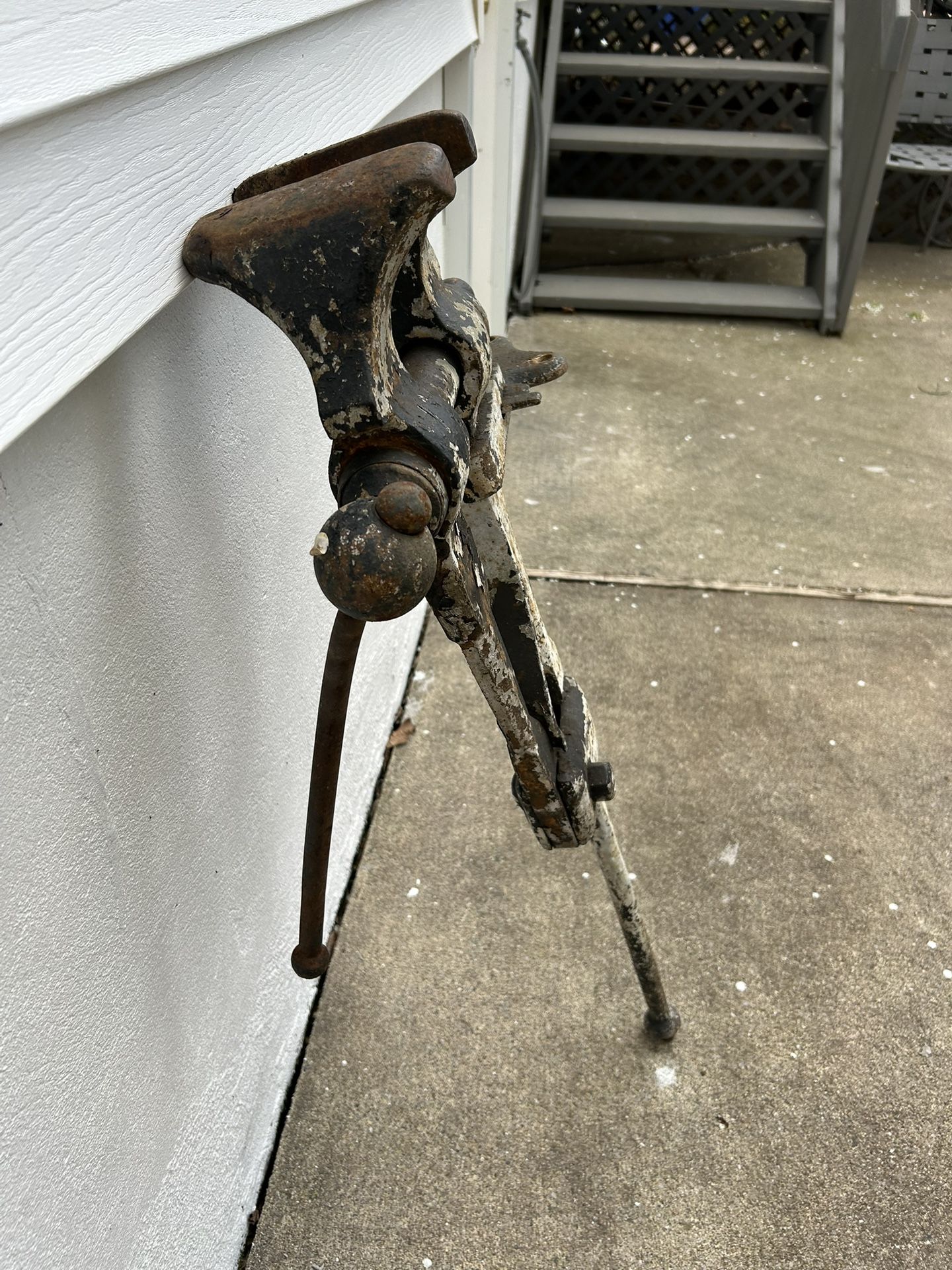 Antique Table Vise