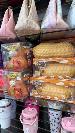 JUMBO SQUISHIES