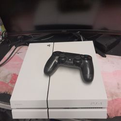PS4 White