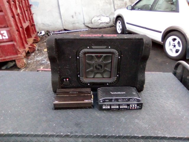 Kicker Subwoofer/ Jensen Amplifier/Rockford Fosgate Amplifier