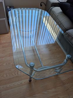 Disco glass table