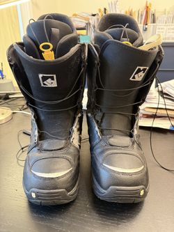 burton men’s size 11 snowboard boots