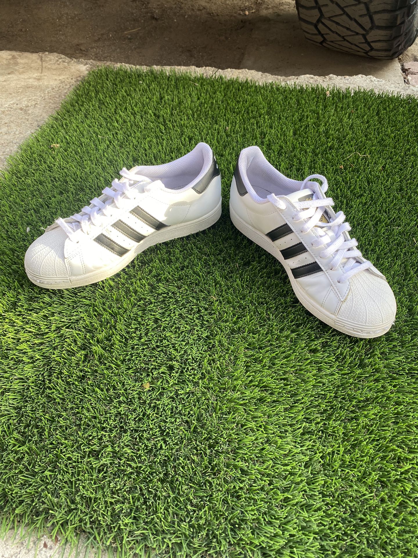 White Adidas Superstar