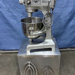 A-200 HOBART 20 Qt. Commercial Dough Mixer Restaurant