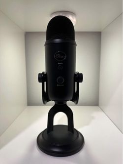 Blue Microphones - Blue Yeti Professional