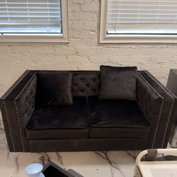 BLACK MINI COUCH
