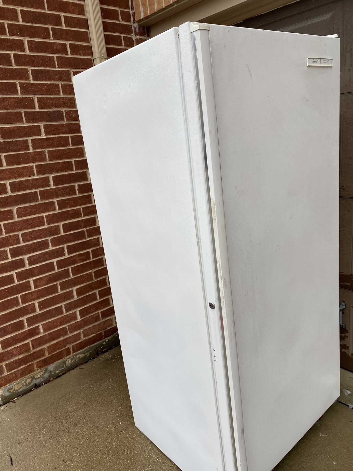 Heavy duty commercial upright freezer With Key (32w x29L x 70H)