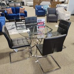 Madanere Dining Table and 4 Chairs 