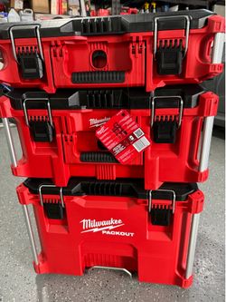 BNIB - Milwaukee PACKOUT 3-Drawer Tool rolling Box 22 in Large