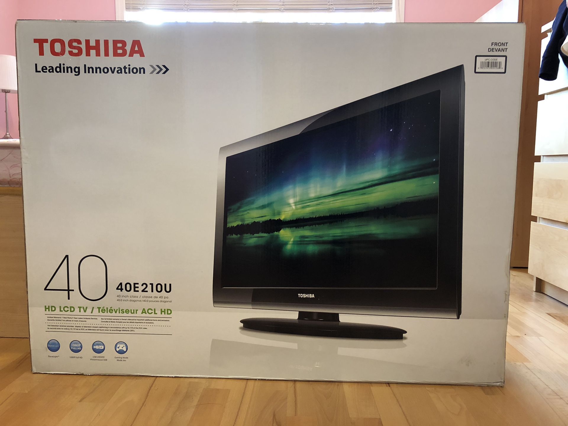 Toshiba 40 inch - 1080p Flat screen TV - with Box